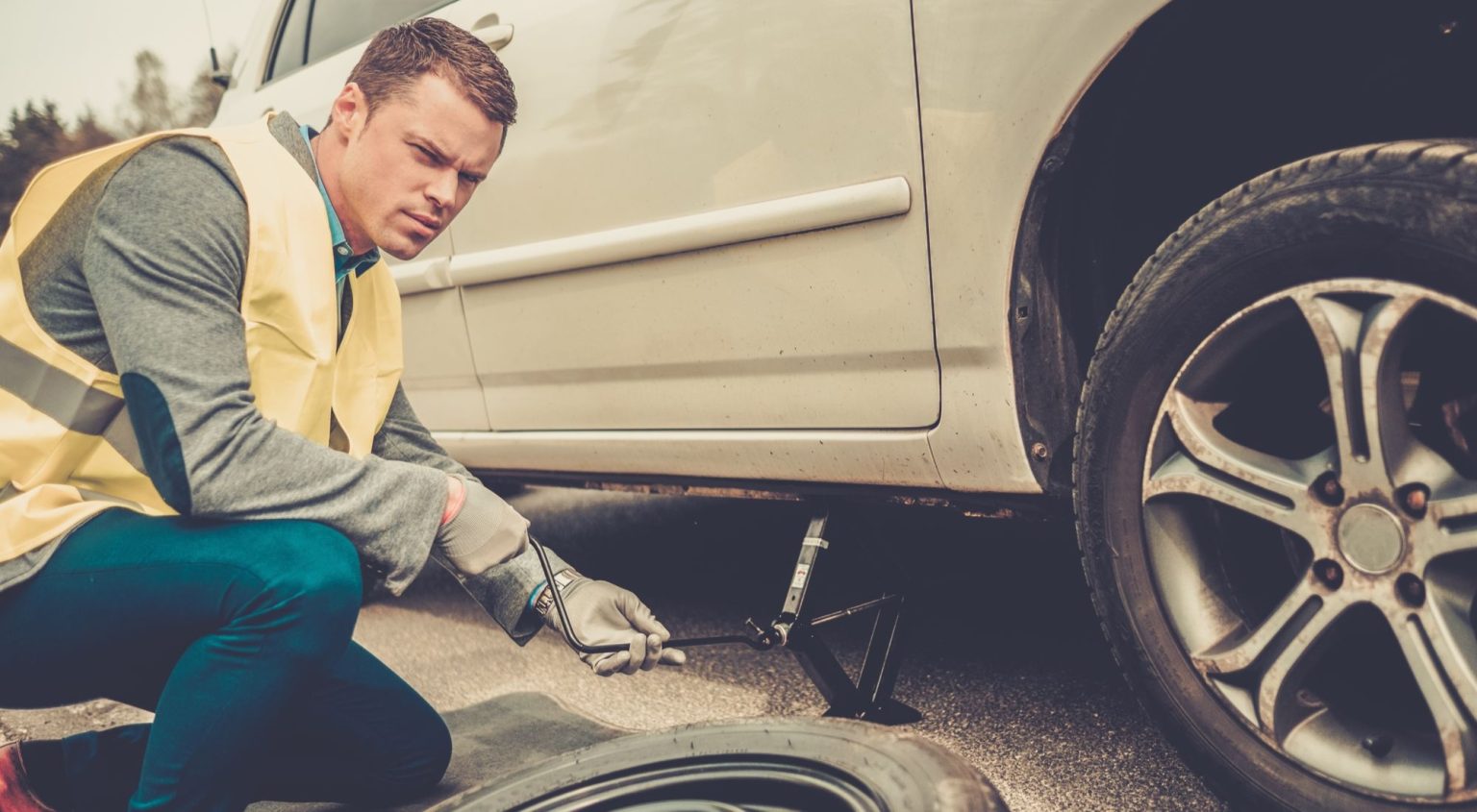 24 hr tow company near Lawrence