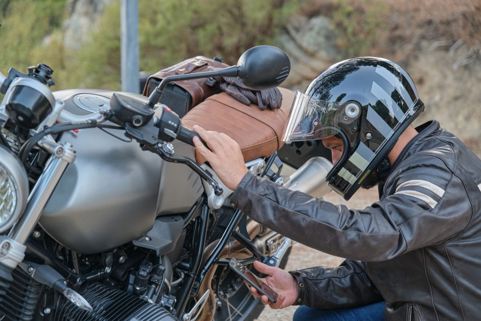 24 hr tow company near Lawrence